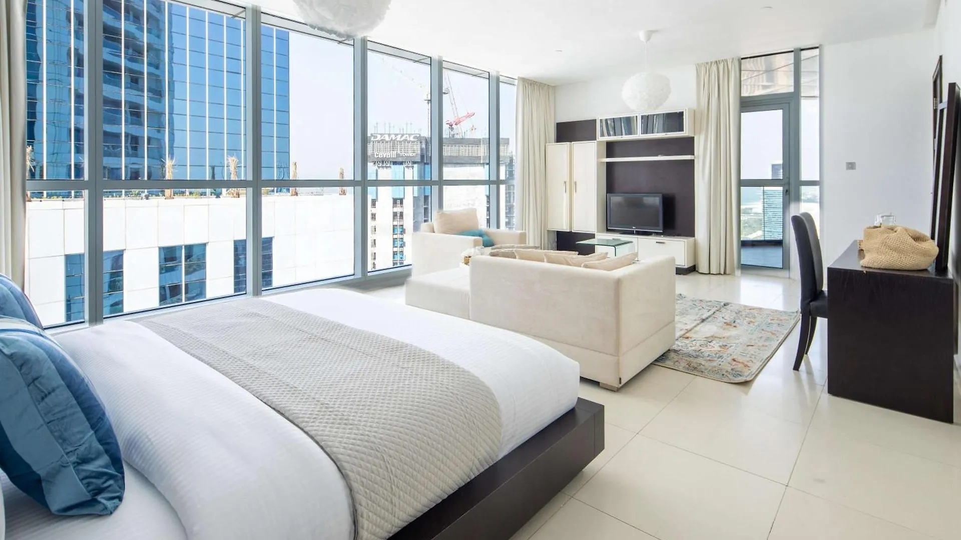 Frank Porter - 23 Marina Dubai Apartment